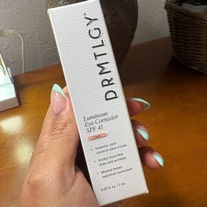 DRMTLGY Luminous Eye Corrector SPF 41 - Fair (Peach Tone)